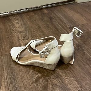 White wedges